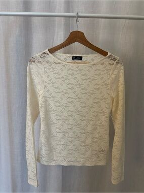 GAP Cream Lace Long-Sleeve Tee